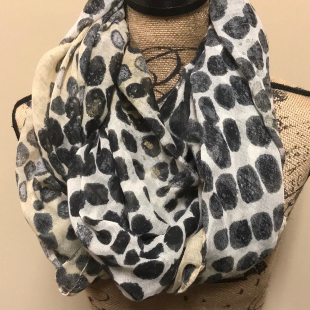 INFINITY SCARF